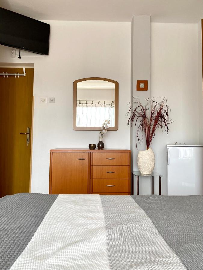 Guesthouse Kurelic Rab Kampor Ngoại thất bức ảnh